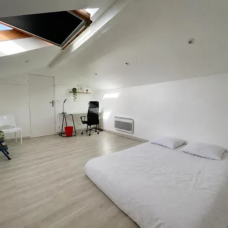 Grande Avec Parking Possible En Supplement, Bastide 홈스테이